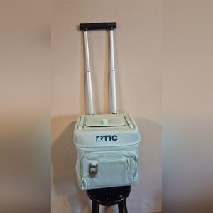 RTIC Fresh Mint  Rolling Cooler 40 Can Bag